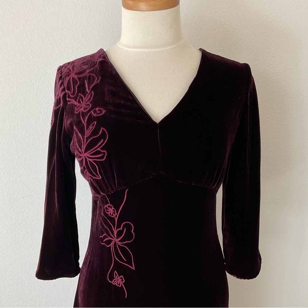 The Territory Ahead Vintage Embroidered Velvet V Neck Dress Size 4
